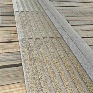 昆明黄金麻盲道石 盲条