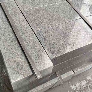 昆明芝麻灰 芝麻白 路牙石 路侧石 马路牙子