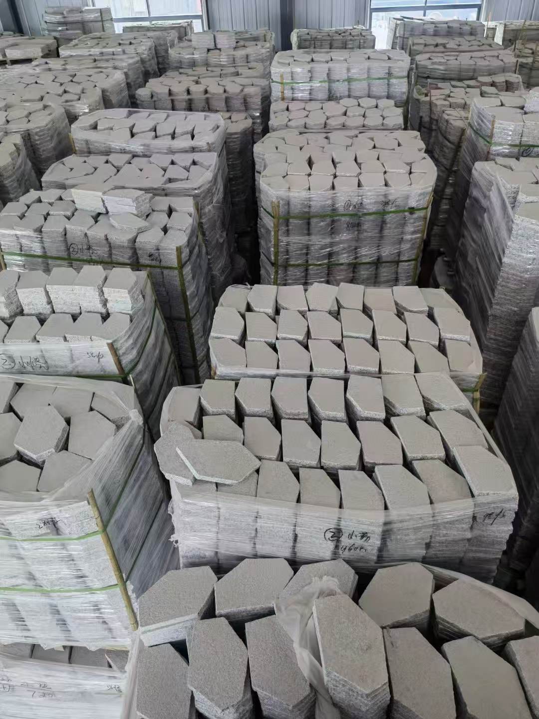 昆明芝麻白石材冰裂纹，碎拼。