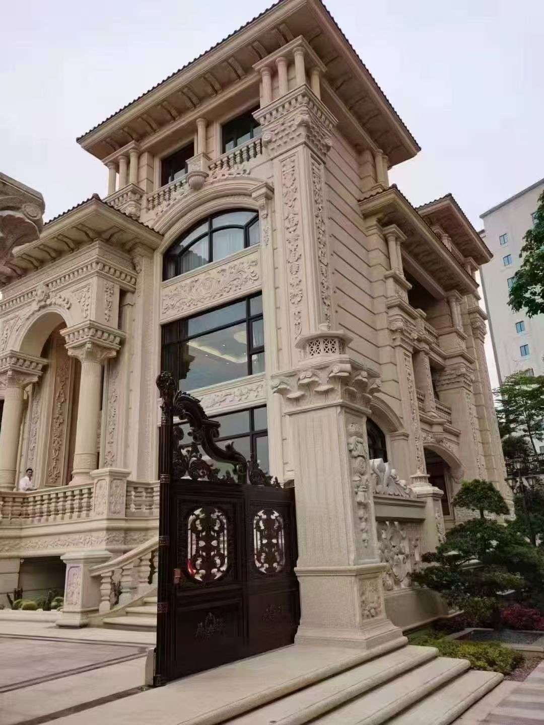 昆明黄金麻别墅外墙异形定制