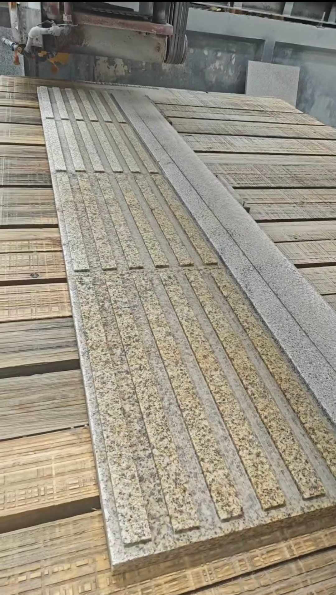 昆明黄金麻盲道石 盲条